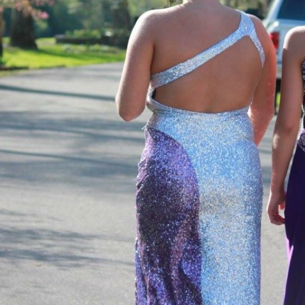 Prom Dress! - Picture 2 of 5